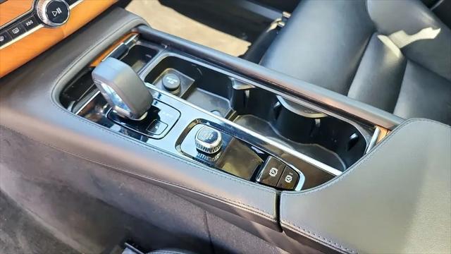 2023 Volvo XC90 B5 Plus