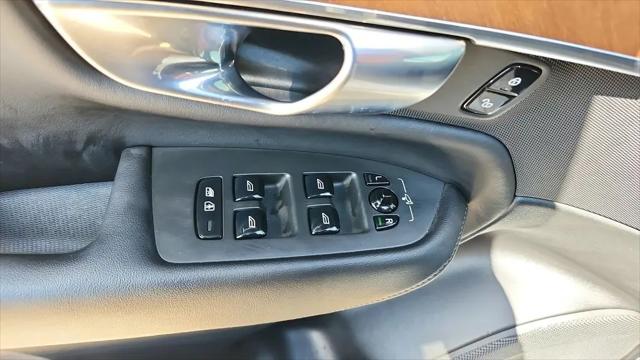 2023 Volvo XC90 B5 Plus