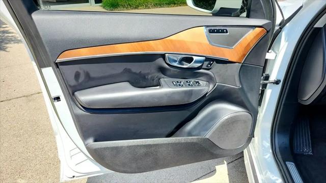 2023 Volvo XC90 B5 Plus