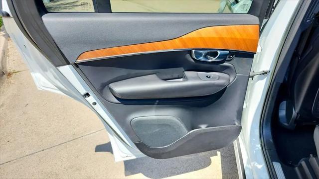 2023 Volvo XC90 B5 Plus