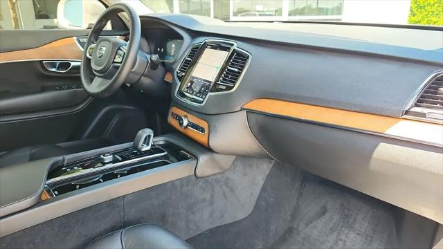2023 Volvo XC90 B5 Plus