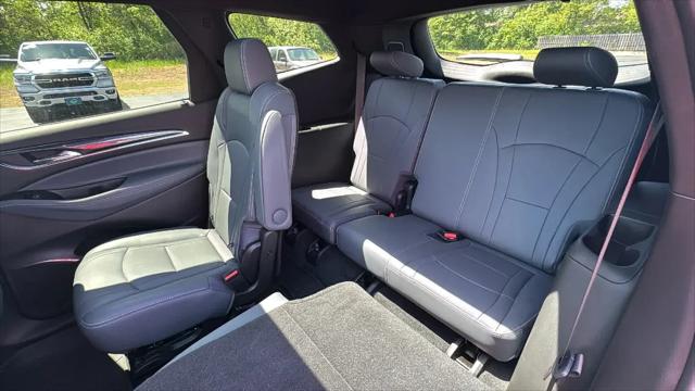 2023 Buick Enclave Essence AWD