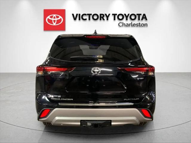 2026 Toyota Highlander Hybrid Platinum