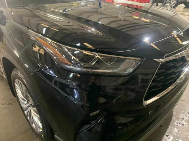 2026 Toyota Highlander Hybrid Platinum