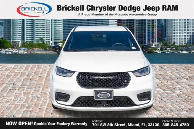2024 Chrysler Pacifica Hybrid S Appearance Pkg