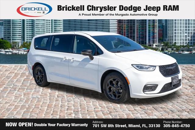 2024 Chrysler Pacifica Hybrid S Appearance Pkg