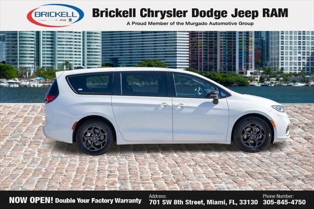 2024 Chrysler Pacifica Hybrid S Appearance Pkg