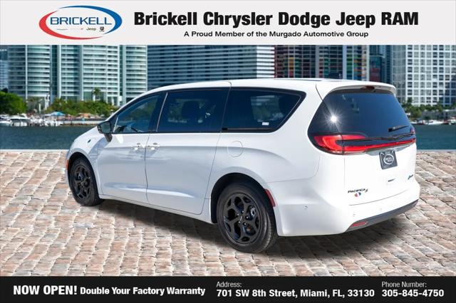 2024 Chrysler Pacifica Hybrid S Appearance Pkg