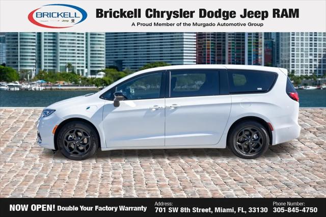 2024 Chrysler Pacifica Hybrid S Appearance Pkg