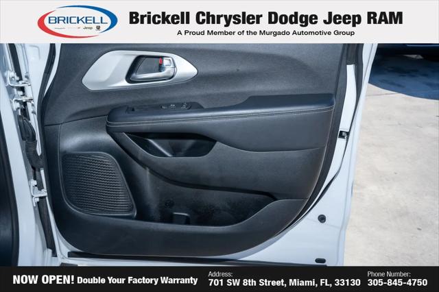 2024 Chrysler Pacifica Hybrid S Appearance Pkg