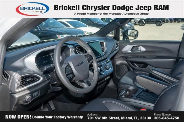 2024 Chrysler Pacifica Hybrid S Appearance Pkg