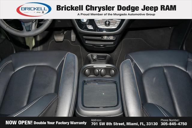 2024 Chrysler Pacifica Hybrid S Appearance Pkg