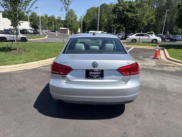 2014 Volkswagen Passat 1.8T Wolfsburg Edition