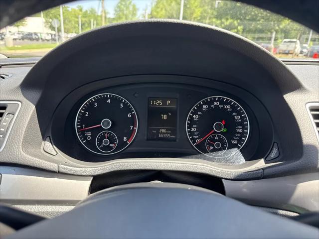 2014 Volkswagen Passat 1.8T Wolfsburg Edition