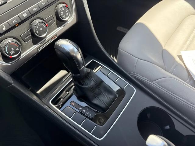 2014 Volkswagen Passat 1.8T Wolfsburg Edition