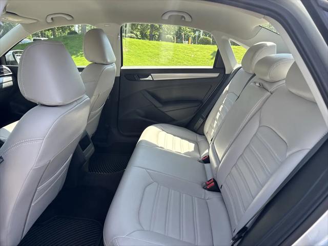 2014 Volkswagen Passat 1.8T Wolfsburg Edition