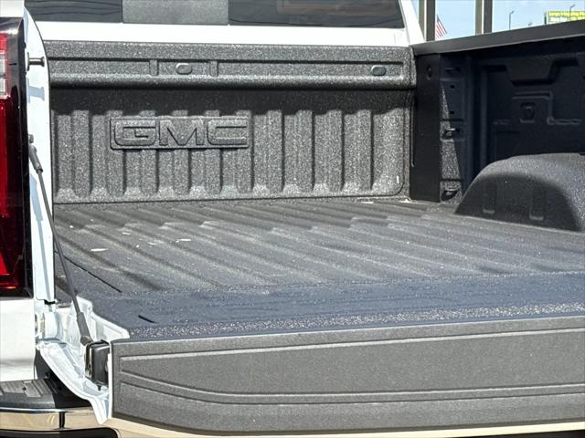 2026 GMC Sierra 2500HD Crew Cab, Standard Bed, SLT, 4WD