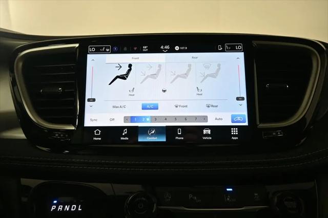 2027 Chrysler Pacifica Select