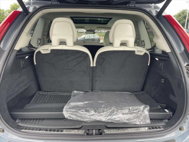2023 Volvo XC90 B5 Plus