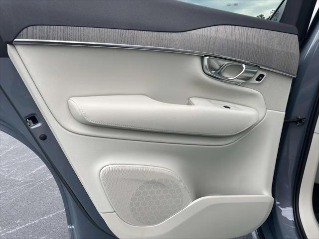 2023 Volvo XC90 B5 Plus