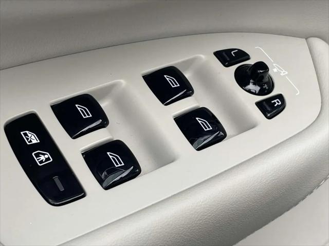 2023 Volvo XC90 B5 Plus