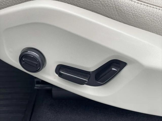 2023 Volvo XC90 B5 Plus