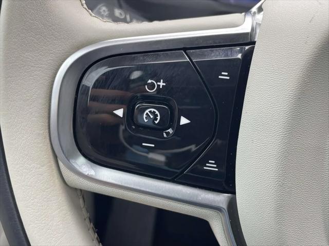 2023 Volvo XC90 B5 Plus