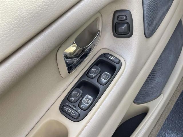 2002 Volvo C70 LT