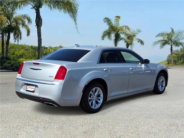 2023 Chrysler 300 Touring