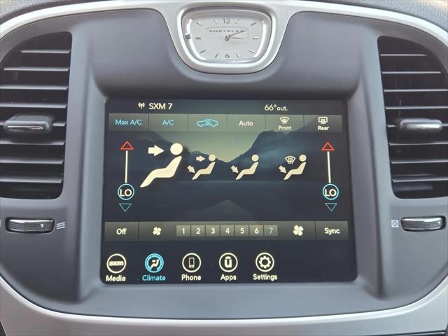 2023 Chrysler 300 Touring