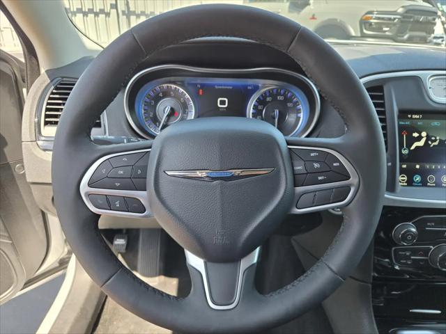 2023 Chrysler 300 Touring