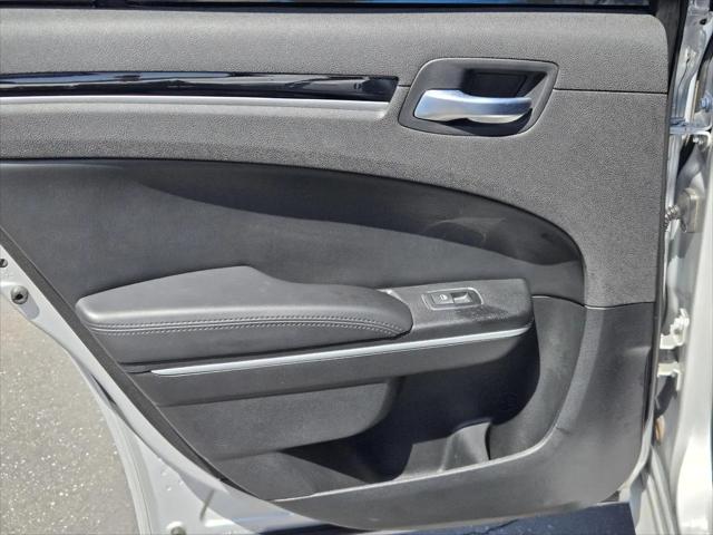 2023 Chrysler 300 Touring