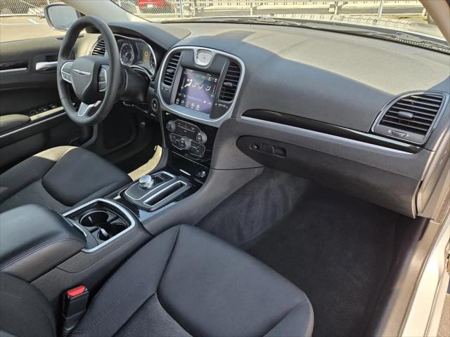 2023 Chrysler 300 Touring