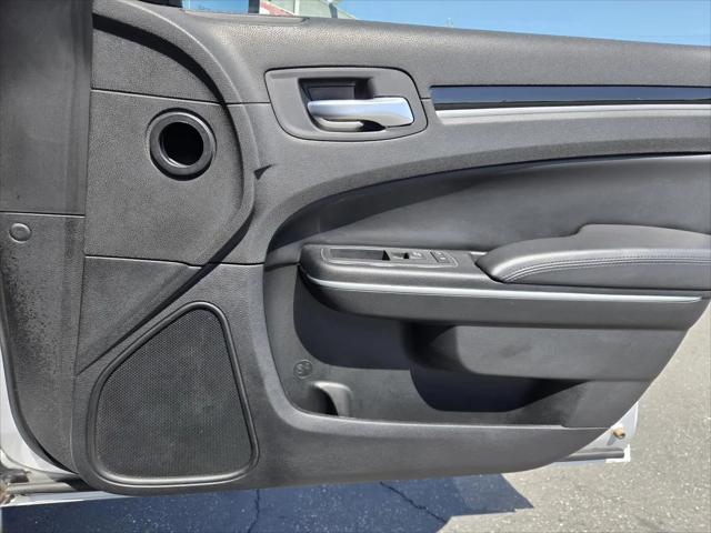 2023 Chrysler 300 Touring