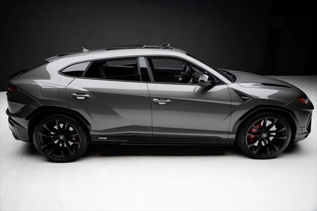2023 Lamborghini Urus S
