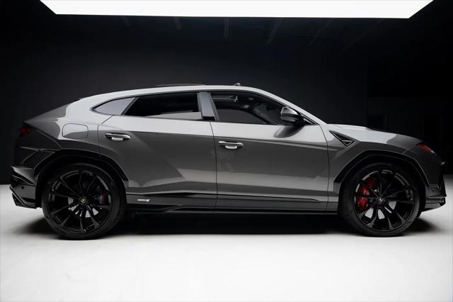 2023 Lamborghini Urus S