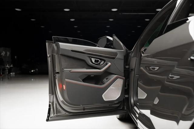 2023 Lamborghini Urus S