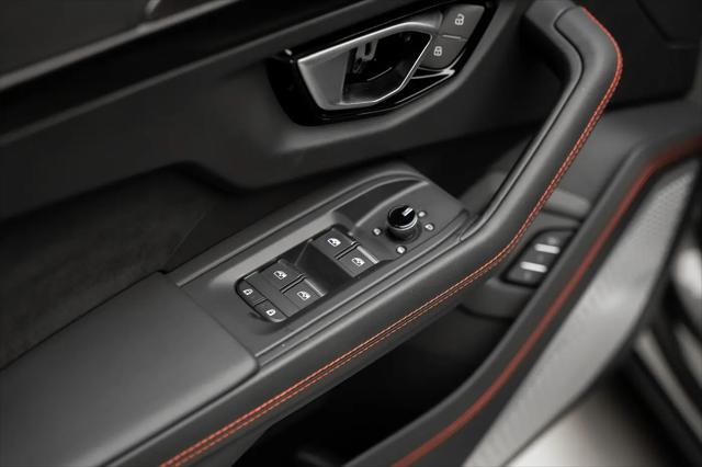 2023 Lamborghini Urus S
