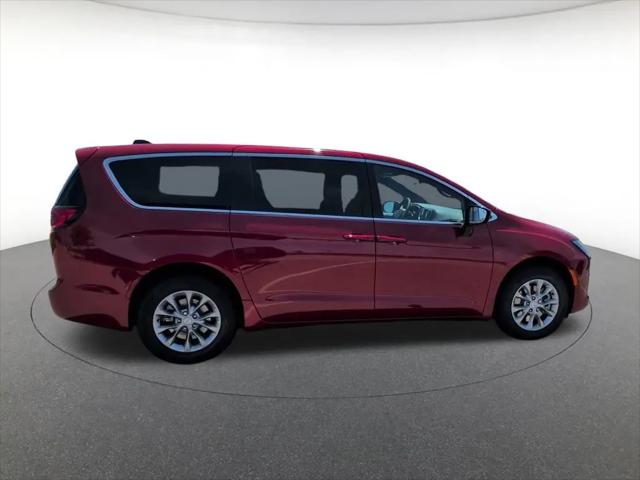 2027 Chrysler Pacifica Select AWD