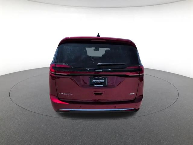 2027 Chrysler Pacifica Select AWD