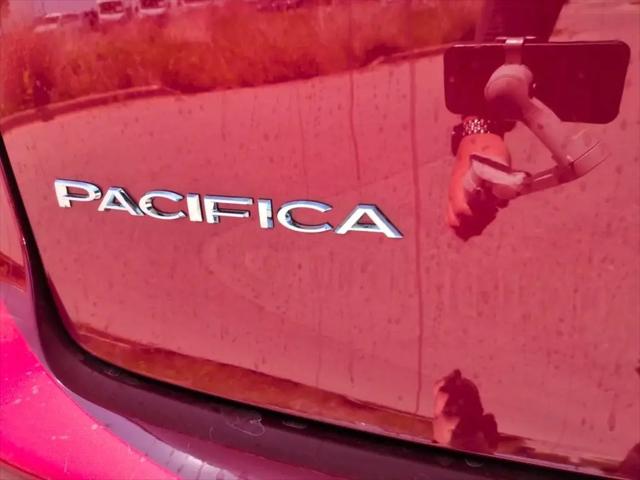 2027 Chrysler Pacifica Select AWD