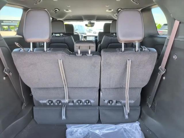 2027 Chrysler Pacifica Select AWD