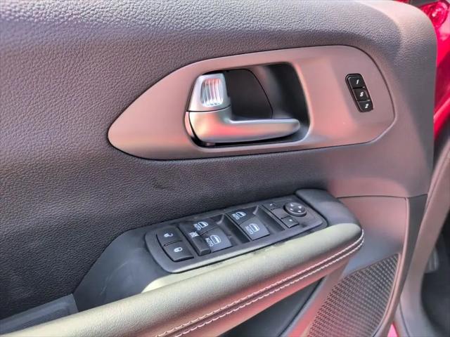 2027 Chrysler Pacifica Select AWD