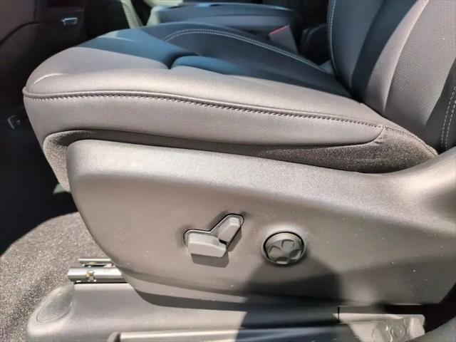 2027 Chrysler Pacifica Select AWD