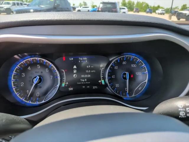 2027 Chrysler Pacifica Select AWD