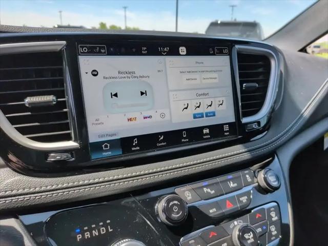 2027 Chrysler Pacifica Select AWD