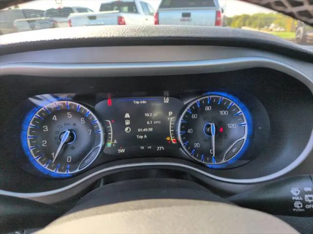 2027 Chrysler Pacifica Select
