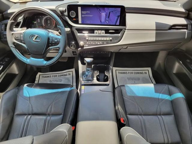 2023 Lexus ES 300h Ultra Luxury