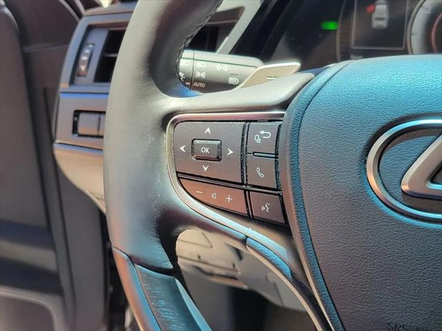 2023 Lexus ES 300h Ultra Luxury