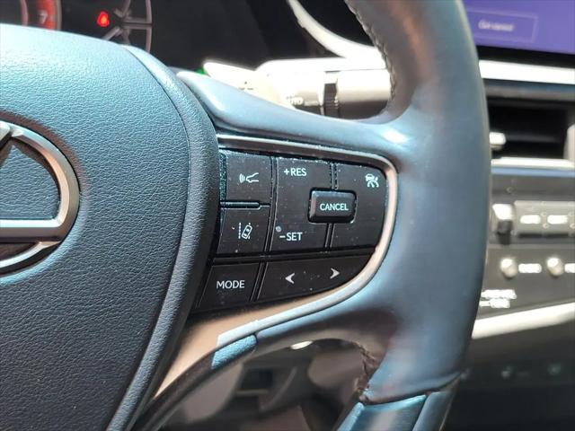 2023 Lexus ES 300h Ultra Luxury